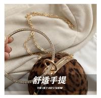 Bolso cruzado con estampado de leopardo para mujer, bolsa pequeña y redonda con cadena, a la moda, novedad de 2024 - details 5