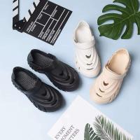 2024 nuevas zapatillas de jardín clásicas con logo para zuecos de playa para hombres y mujeres - details 1