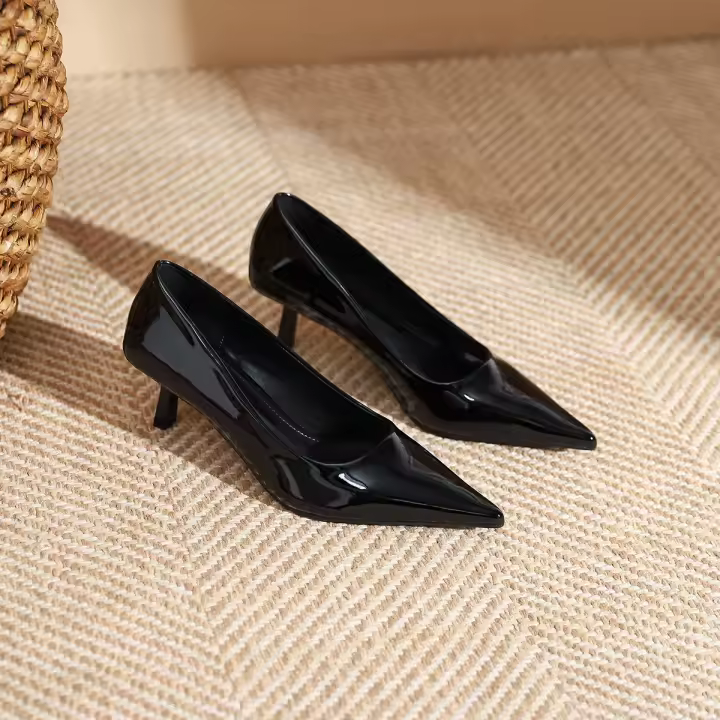 Zapatos de tacón de aguja puntiagudos de charol versátiles clásicos - 1
