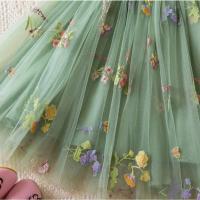 Vestido de malla para niña, niña de verano cubierto con bordado de flores, malla con tirantes verdes, vestido de princesa de playa - details 8