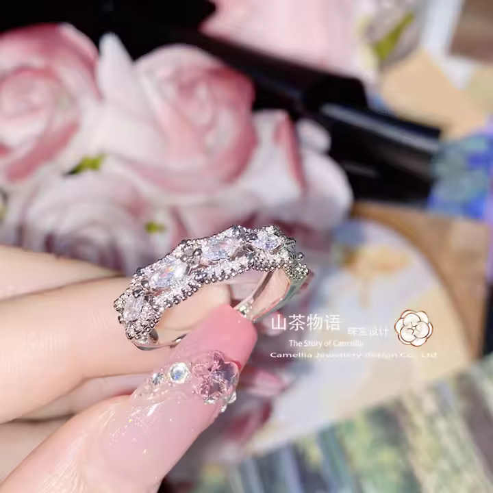 Anillo de Estrella de Seis Puntas Dorado Diseño de Nicho de Moda para Mujeres Ajustable en Tamaño - 1