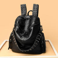 Mochila de piel sintética con decoración de remaches, bolso de hombro multifuncional con cremallera para viajes y compras - details 0