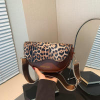 Bolsos pequeños de cuero PU para axila, bolso de hombro tipo bandolera de verano para mujer, bolsos Vintage para axila, bolsa - details 1