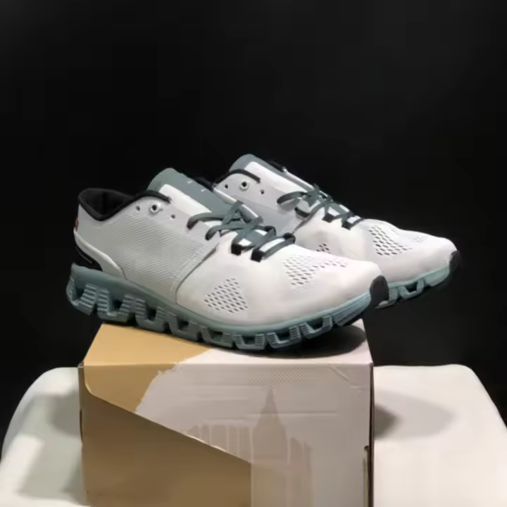 Zapatillas de correr cómodas con superficie de malla antideslizante y resistente al desgaste para hombres y mujeres deportivas de ocio. - 1