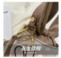 Bolso de mano de nicho de alta calidad para mujer, bolsa cruzada a juego con hendiduras, novedad de primavera y verano - details 4