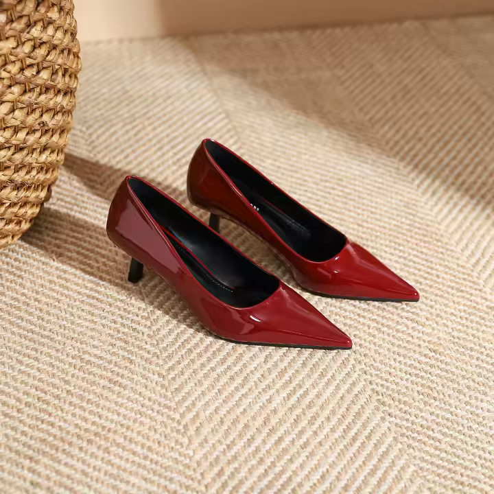 Zapatos de tacón de aguja puntiagudos de charol versátiles clásicos - 1