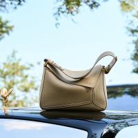 Nuevo Bolso de Hombro para Mujer 2025 Bolso Geométrico de Cuero con Almohada - details 5