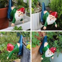 Mini estatua colgante de Gnomo divertida, escultura en miniatura de enano realista de dibujos animados, colgante de pantalones de enano de resina - details 3