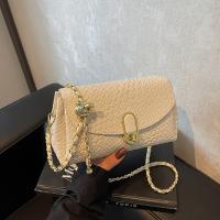 Elegante bolso cruzado tejido negro para mujer: bolso de hombro versátil con correa desmontable, cierre de cremallera y herrajes en tono dorado, perfecto para atuendos informales o formales - details 1
