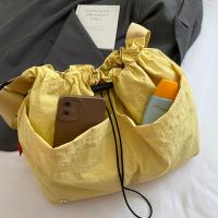 Bolso tipo cubo plisado de estilo coreano, bolso de gran capacidad, bolso de hombro de nailon, bolso cruzado de tela impermeable de Color sólido - details 1