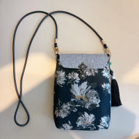 Nueva bolsa de teléfono móvil con bordado de cuerpo cruzado de brocado chino - details 10
