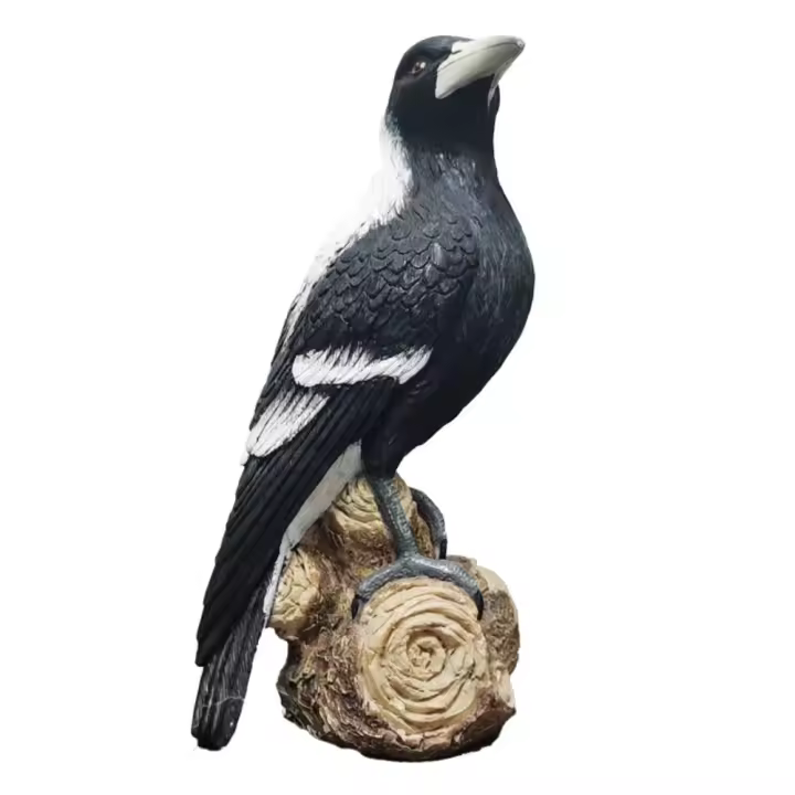 Adorno de Urraca de simulación de resina, modelo de Urraca de dibujos animados, escultura artesanal creativa, miniaturas de animales, estatuilla para patio - 1
