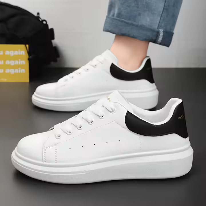Zapatos blancos transpirables para hombre, zapatillas de deporte informales con plataforma que combinan con todo, a la moda, para verano, 2025 - 1