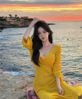 Vestido largo de punto de ganchillo calado para cubrir el bikini en vacaciones en la playa - details 6