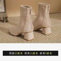 Botas cortas de moda para mujer con punta puntiaguda, forro de felpa y tela similar a la gamuza, tacones gruesos, cremallera trasera, estilo motocicleta - details 5