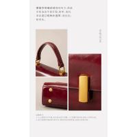 Hombro para mujer: bolso cruzado vintage de cuero encerado con cadena, elegante bolso cuadrado pequeño para las axilas para uso diario Mochila de lujo de alta gama - details 3