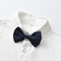 Conjunto de tres piezas para niños: blazer a cuadros, vestido tipo cárdigan de algodón de manga larga y pantalones con tirantes. - details 10