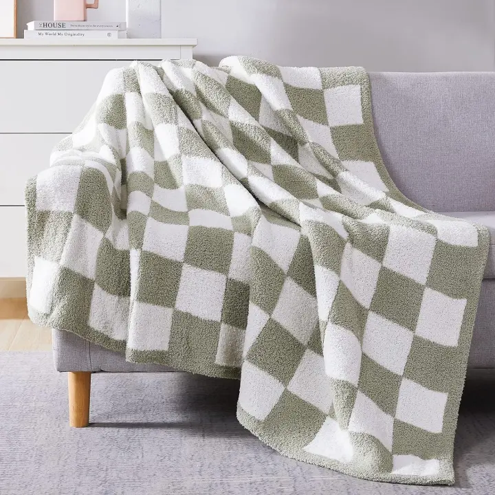 WRENSONGE Manta a Cuadros, Microfibra Verde Salvia, Suave, acogedora, esponjosa, cálida, Hecha a Mano, para sofá, Silla, Cama, Camping, Picnic, Viajes, Manta de Cama Ligera – 50 x 70 Pulgadas - 1