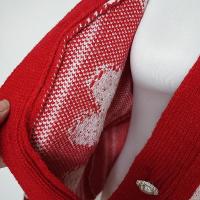 Flor flocada Nuevo cárdigan de punto rojo diseño de mujer nuevo suéter elegante de gama alta con cuello en V abrigo suéter - details 2
