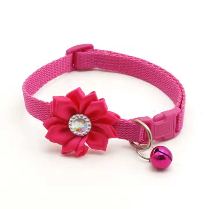 Collar de flores con campana ajustable para mascotas, Collar pequeño y bonito de flores para gatos con campanas de flores, anillo para el cuello para perro, accesorios para perros - 1