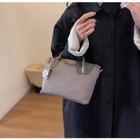 Bolsa de Tote de Tela Oxford Ligera y Duradera Diseño Minimalista en Azul Naval, Beige, Negro - details 5