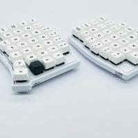 SOFLE Personalizable Con Cambio Térmico Modo Inalámbrico Único Con Dongle 2.4G Vial Mini Teclado Mecánico Tapas De Teclas Negro Y Blanco Accesorios Para Jugadores Teclado Ergonómico Para Juegos - details 6