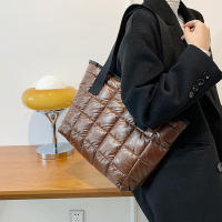 Bolso de mano de algodón con almohadilla espacial para mujer, bolsa de viaje de hombro acolchada, de gran capacidad, impermeable, a la moda, Invierno - details 21