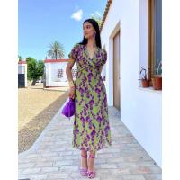 Vestido plisado de manga corta con cuello en V - details 8