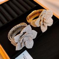 Brazalete de flores brillantes, cadena para el brazo, brazalete ajustable con diamantes de imitación, pulseras de aleación de cristal, brazalete de flores para la parte superior del brazo, para fiesta - details 13