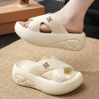 Nuevas zapatillas gruesas de moda para mujer, sandalias antideslizantes resistentes a los olores con suela suave para interiores y playa - details 5