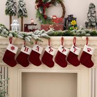 Medias de punto navideñas con letras tejidas, calcetines de lana duraderos con alfabeto bordado, colgante de árbol de Navidad rojo - details 6