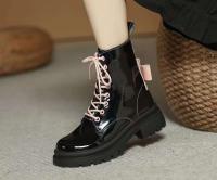 Nuevo lanzamiento de botas de moto de suela gruesa para mujer, botines decorativos informales a la moda en forma de corazón para mujer en otoño - details 6