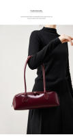 Bolso Baguette de Piel de Vaca para Mujer: Bandolera de Diseño Exclusivo y Gran Capacidad - details 6