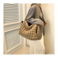 Bolso de hombro tipo bandolera con diseño de nubes plisadas para mujer, bolso de mano de gran capacidad con doble cara y doble tirón - details 54