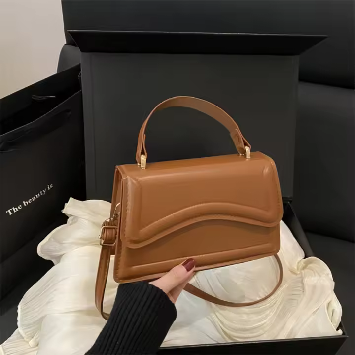 Bolso cuadrado pequeño, simple y a la moda, hermoso bolso 2025, nuevo bolso de hombro, bolso de mensajero de cercanía. - 1