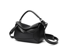 2025 Nuevo bolso de hombro para mujer: bolso de almohada acolchado geométrico de primavera, bolso cruzado con diseño de retales, mochila de lujo de alta gama Fashionab - details 14