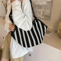 Bolso de mano informal para mujer, bolso de hombro tejido transpirable a rayas con cierre magnético, gran capacidad para viajes, desplazamientos y uso diario, diseño de rayas blancas y negras, bolso de viaje, bolso minimalista, asas duraderas, 1 unidad - details 1