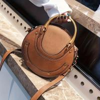 Bolso de hombro tipo bandolera redondo pequeño de nailon caqui profundo estilo europeo vintage para mujer - Cierre de cremallera, correa fija, versátil para ocasiones informales y formales, regalo de San Valentín, diseño minimalista, forro de poliéster - details 3