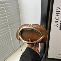 Bolso con caja de cadena de Metal para mujer, nuevo bolso de hombro tipo bandolera, bolso de noche para mujer 2025 - details 2