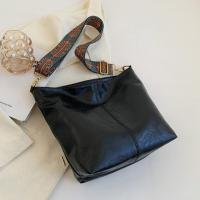 Bolso de hombro Vintage para mujer, bandolera de cuero PU de Color sólido, sencillo, con correa ancha, para ir de compras - details 1
