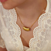 Colgante geométrico simple con sentido de diseño de nicho, collar de acero inoxidable que combina con todo para mujer de alta calidad - details 7