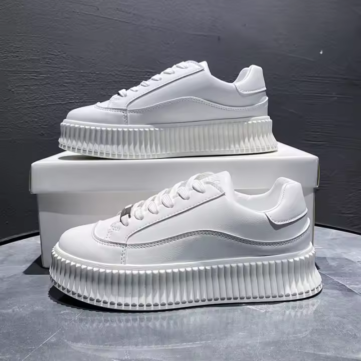 Con suelas gruesas y crecientes, zapatos blancos pequeños 2025 nuevo estilo Muffin zapatos casuales, zapatos de mujer. - 1