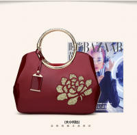2025 nuevo bolso de charol rojo de moda bolso de mujer cáscara de cuero brillante bolso de mujer bolso de mensajero de hombro - details 19