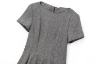 Swing gris ancho para mujer cuello redondo manga corta plisado Mini vestido femenino otoño vestidos casuales - details 2