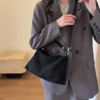 Glovento - Bolso Tote Vintage Piel Gamuza Mate, Bandolera Bajo Brazo Multiway 2024, Diseño Exclusivo Invierno - details 3