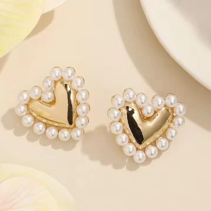 Pendientes de perlas coreanas con forma de corazón a la moda para mujer Bens, perforación dulce, joyería chapada en oro de latón, venta al por mayor E93 - 1