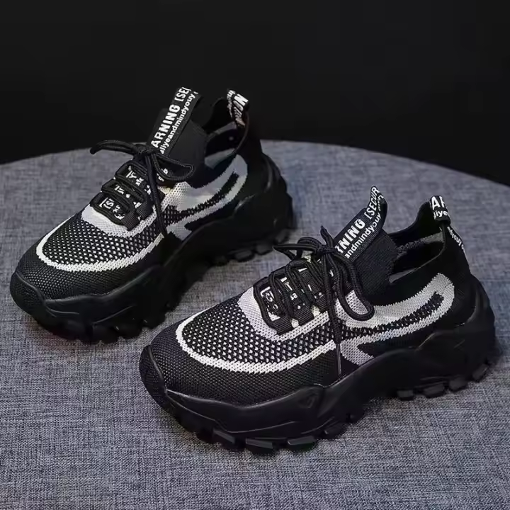 2024 nuevas zapatillas de deporte transpirables informales de malla tejida con mosca, zapatos de suela gruesa de estilo coreano para hombres y mujeres, zapatos de malla rojos, zapatos para correr ligeros - 1