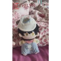 Evelyn (muñeca) 10cm Mini ropa de muñeca de peluche traje de juguete de peluche ropa de regalo amor y espacio profundo sombrero babero pantalones con tirantes - details 1