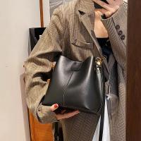 Bolso de hombro pequeño de cuero de Pu, bolso de hombro del cubo, casual, de alta calidad, de moda y popular, bolso pequeño, bolso de hombro personalizado, textura Crossbody Bucket Bag - details 2