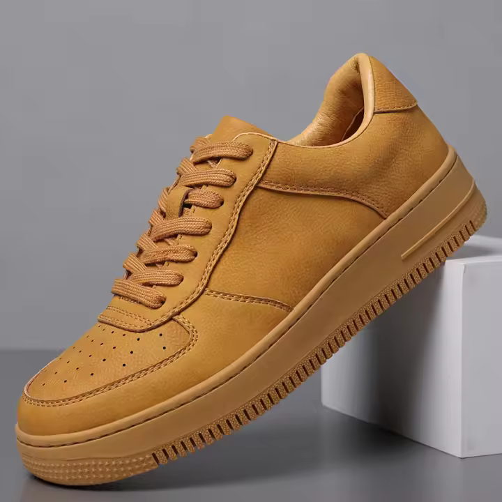 Nuevos zapatos blancos, zapatos casuales de cuero para hombres, versión coreana de zapatos deportivos de moda. - 1
